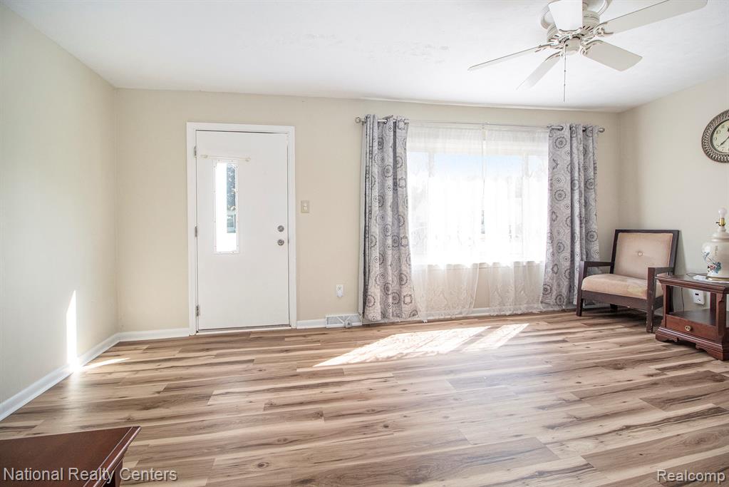5889 N Globe Street, Westland, MI — Photo 2