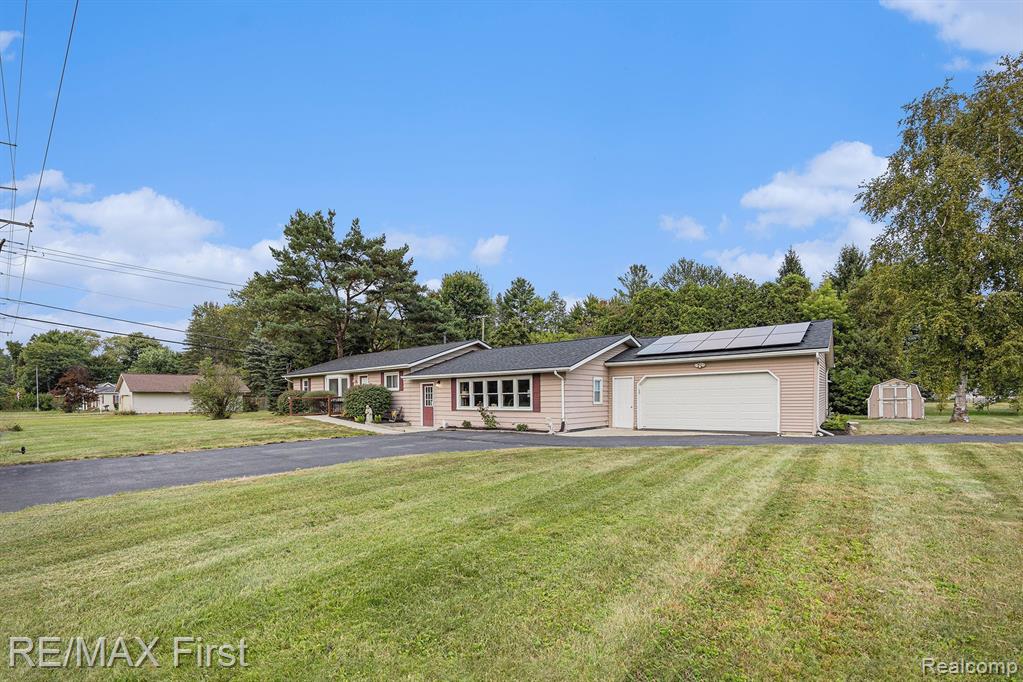 4010 PARKER Road, Fort Gratiot, MI 48059 — Photo 3