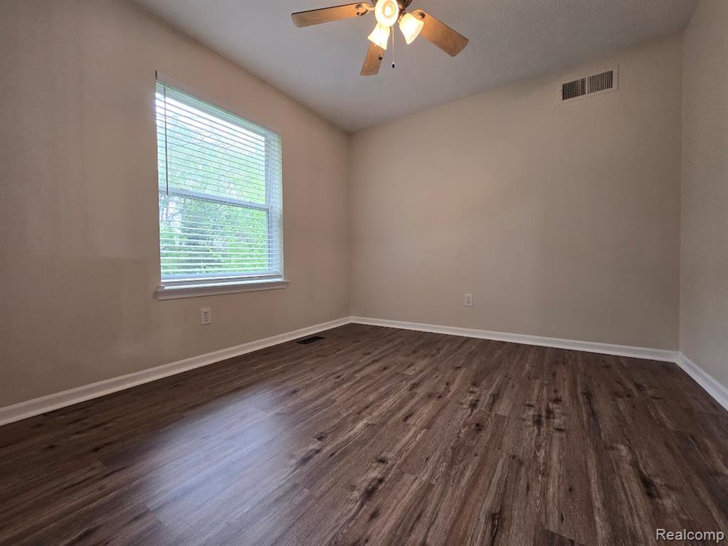 684 Glenlivet Street, Howell, MI 48843 — Photo 25