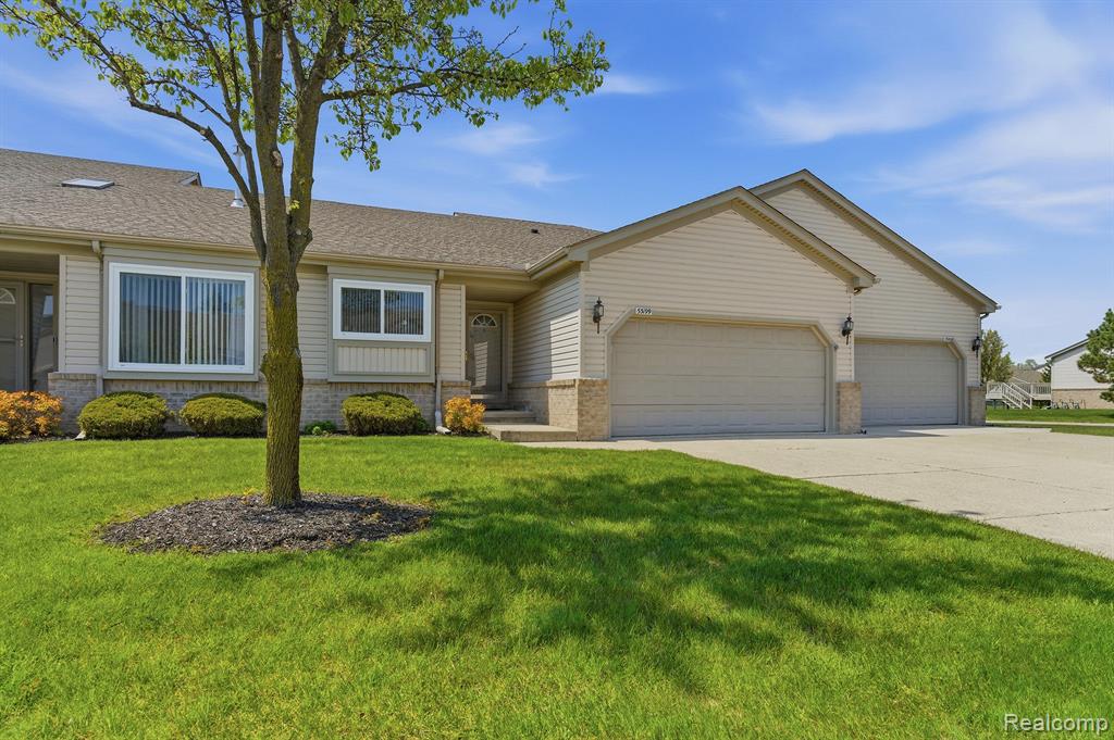 53199 Pineridge Drive, New Baltimore, MI — front exterior