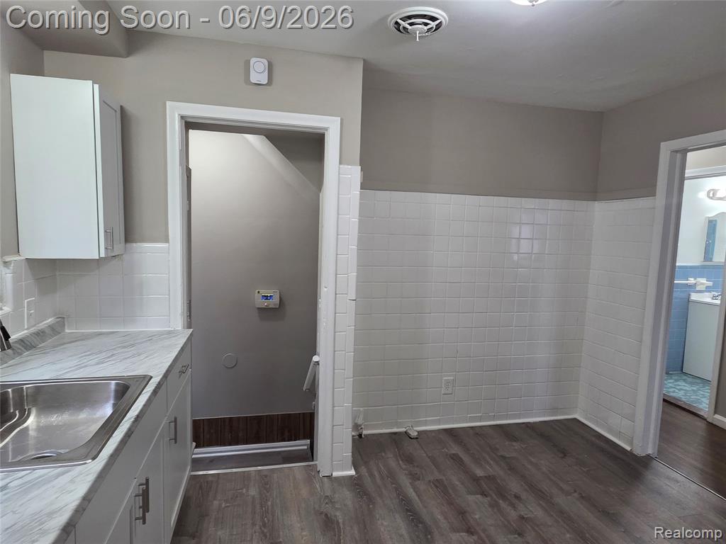 15039 Eastburn Street, Detroit, MI 48205 — Photo 6