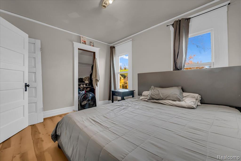 9390 Emmons, Detroit, MI 48214 — Photo 16