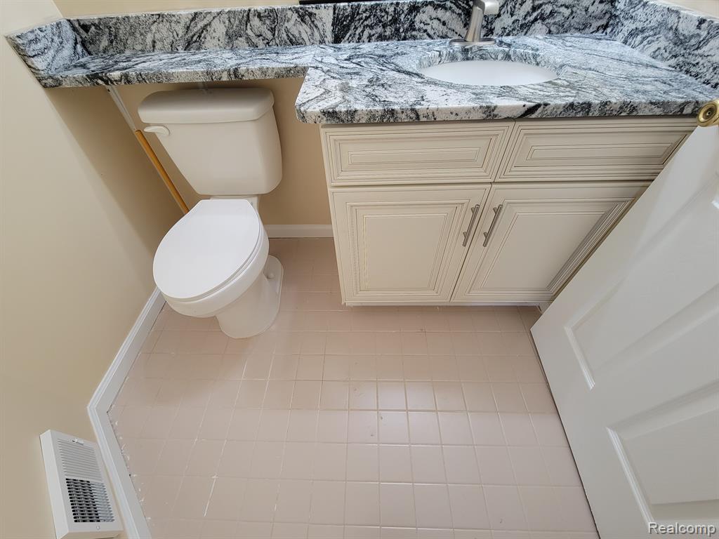 4640 SINGH Drive, Sterling Heights, MI 48310 — Photo 26