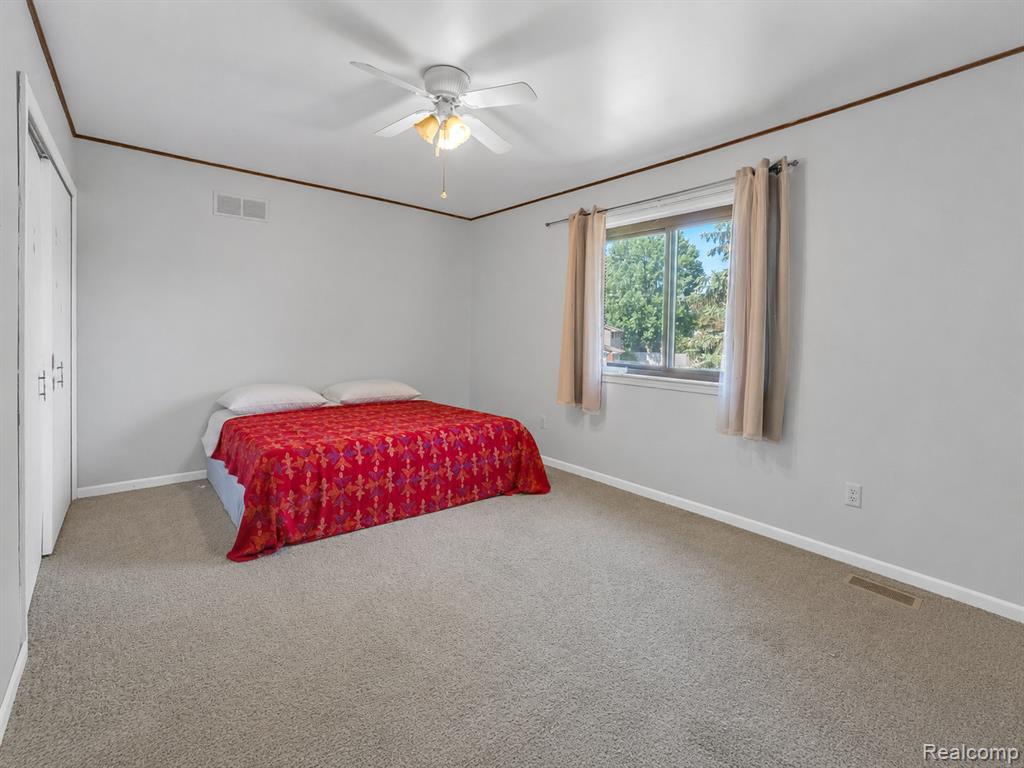 18823 Millar Road, Clinton Twp, MI 48036 — Photo 19