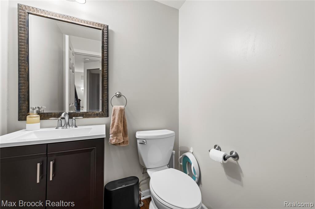 9894 High Meadow Drive, Ypsilanti, MI 48198 — Photo 6
