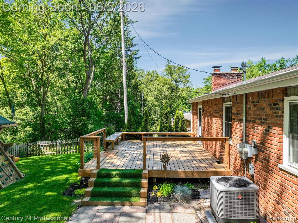 4921 Huron Drive, Clarkston, MI 48348 — Photo 44