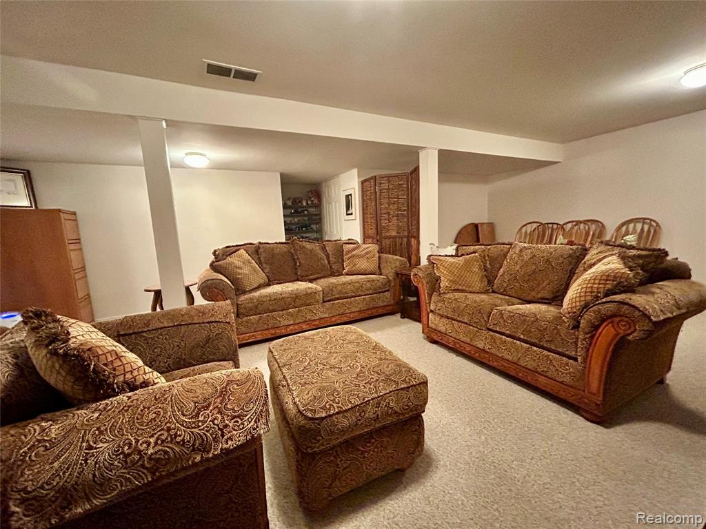 9545 Woodside Circle, Grand Blanc, MI 48439 — Photo 29