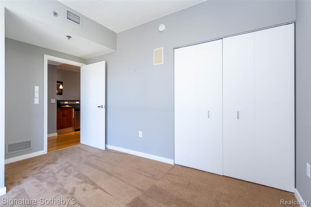 432 S Washington Avenue, 1007, Royal Oak, MI 48067 — Photo 24