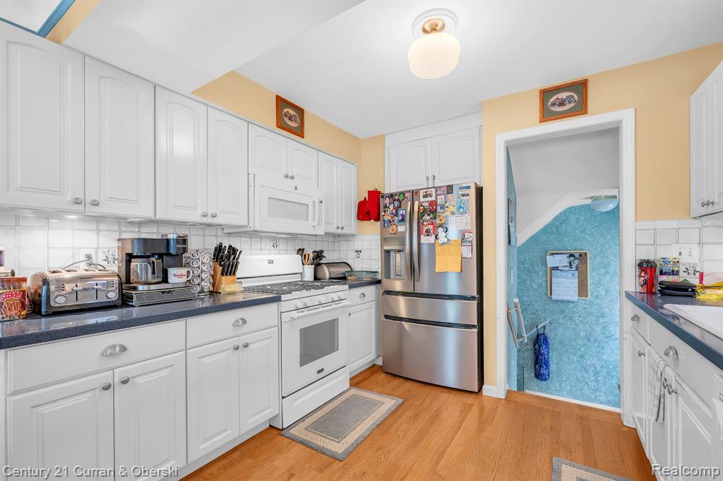 626 N YORK Street, Dearborn, MI 48128 — Photo 9