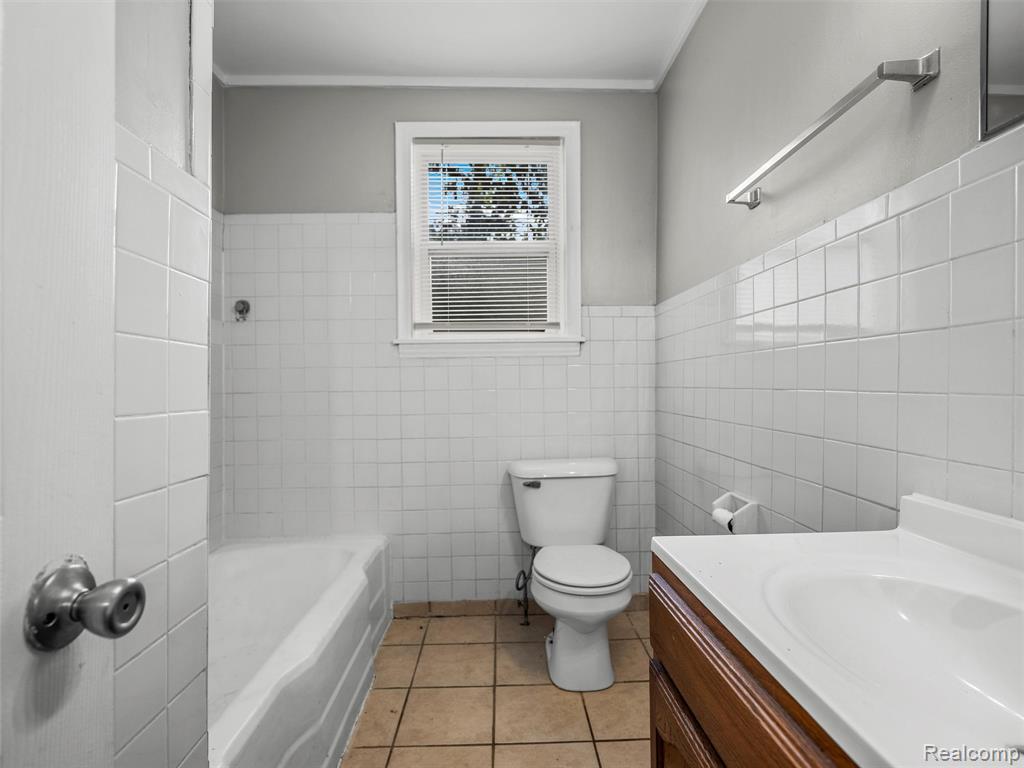 431 W Madge Avenue, Hazel Park, MI 48030 — Photo 10