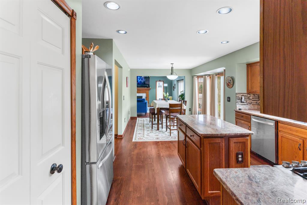 41647 SINGH Drive, Canton, MI 48188 — Photo 15