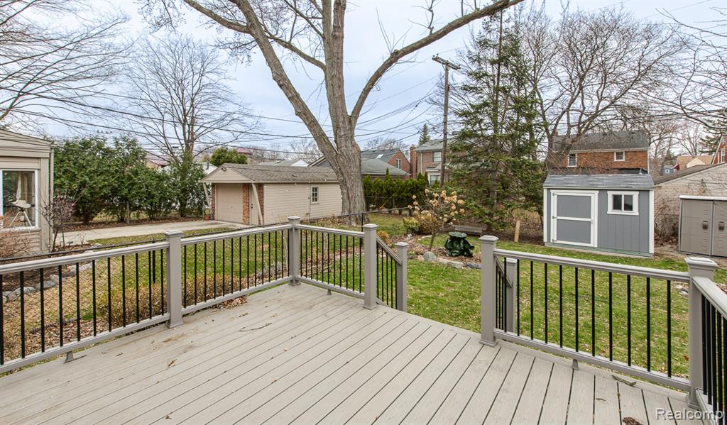 10846 Hart Avenue, Huntington Woods, MI — Photo 48