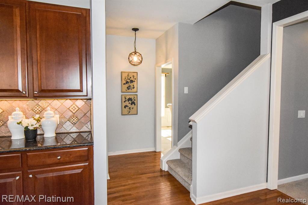9037 RIDGEFIELD Drive, Brighton, MI 48114 — Photo 32