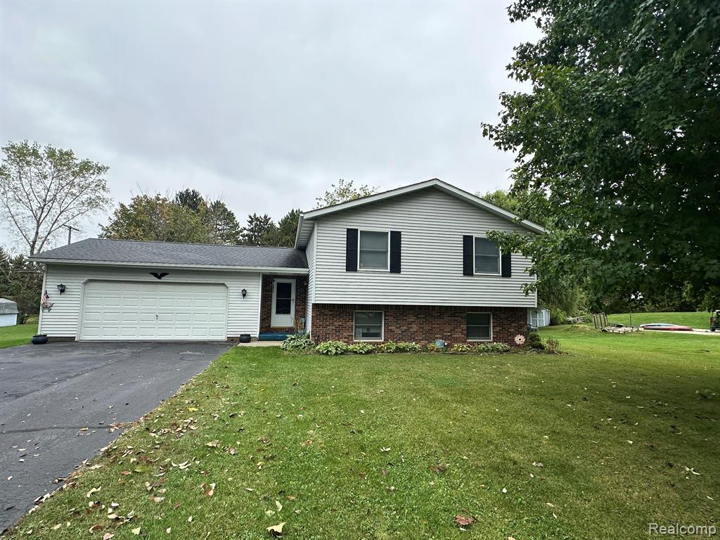 6111 5TH Street, Mayville Vlg, MI 48744 — front exterior