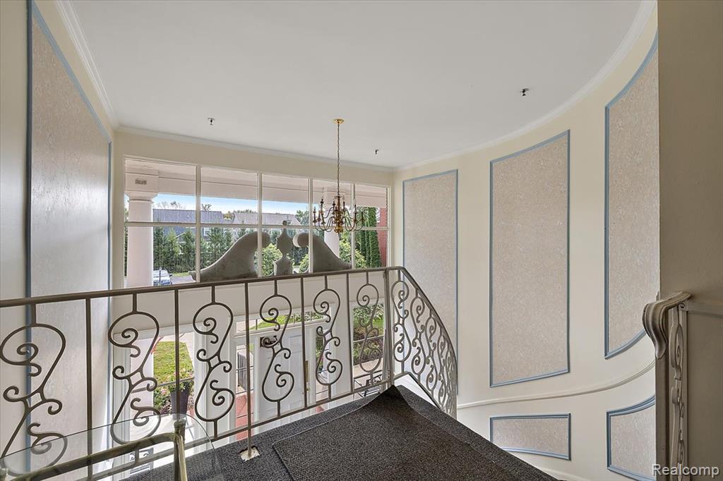 19710 W 13 Mile Road, 202, Beverly Hills, MI 48025 — Photo 6