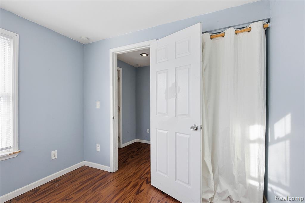 5315 Edgewood Street, Dearborn Heights, MI 48125 — Photo 16