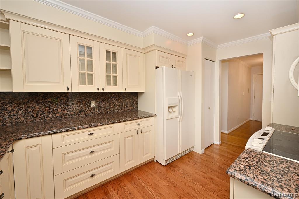 4043 W Maple, D 101, Bloomfield Hills, MI 48301 — Photo 13