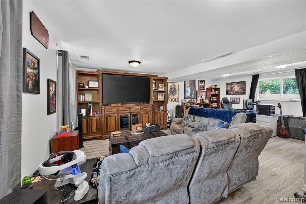 4290 Sulgrave Drive, Swartz Creek, MI 48473 — Photo 22