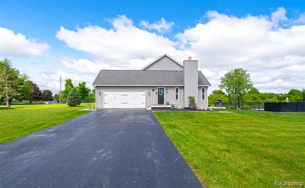 5015 LINDEMERE Drive, Fowlerville, MI 48836 — Photo 62