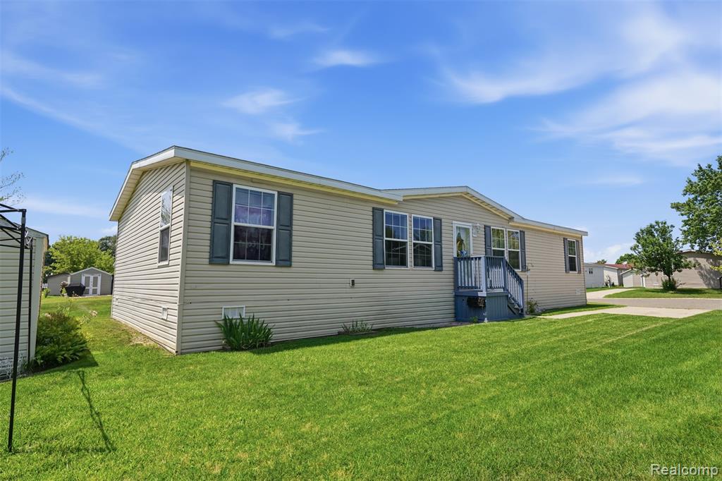 11802 Stoneridge Court, South Lyon, MI 48178
