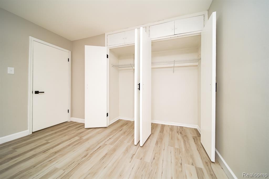19041 Bungalow Drive, Lathrup Village, MI 48076 — Photo 79