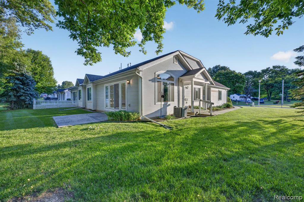 100 Aberdeen Drive, 36, Flushing, MI 48433 — Photo 11