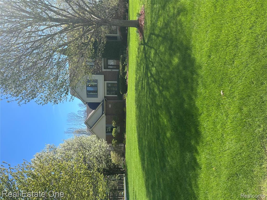5045 Ashford Road, Clarkston, MI 48348 — Photo 4