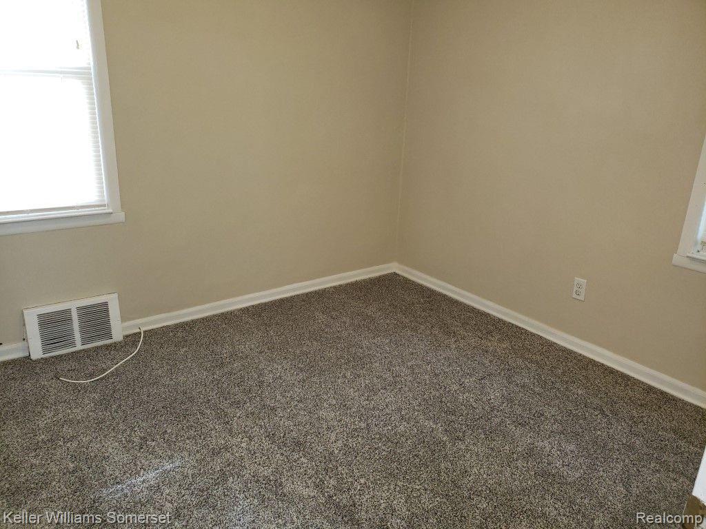 622 E 12 MILE Road, Royal Oak, MI 48073 — Photo 16