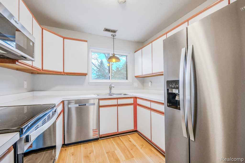 42538 Lilley Pointe Drive, 57, Canton, MI 48187 — Photo 10