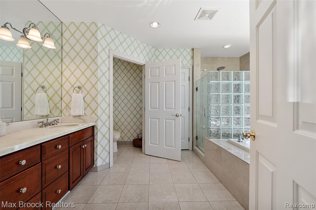 4875 Old Orchard Trail, Orchard Lake Village, MI 48324 — Photo 19
