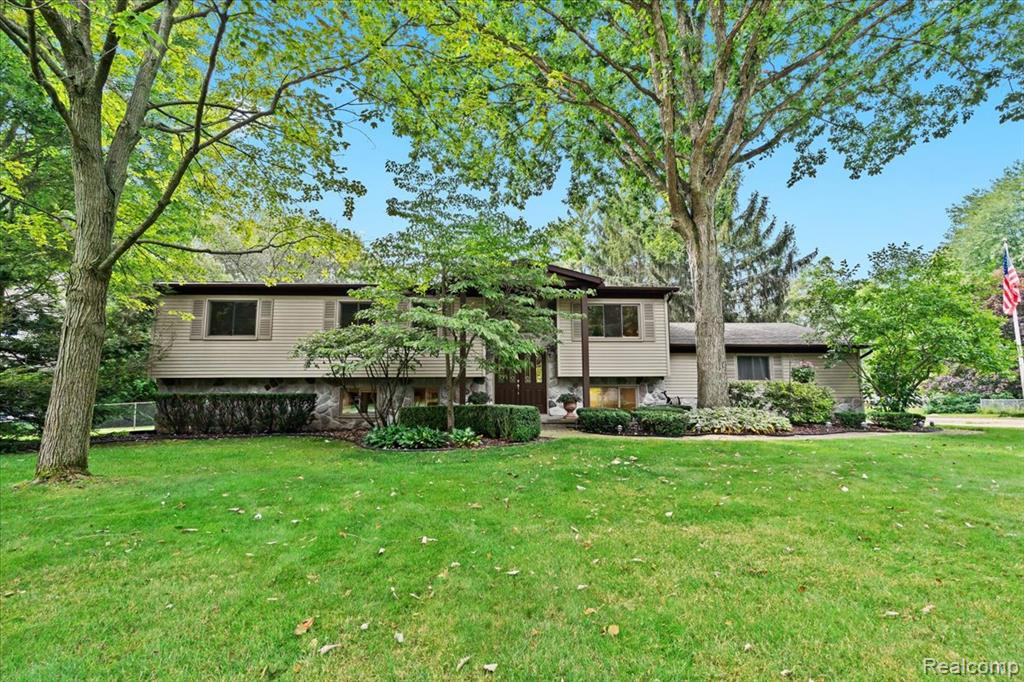 5375 Prentis Road, Waterford, MI 48327 — front exterior