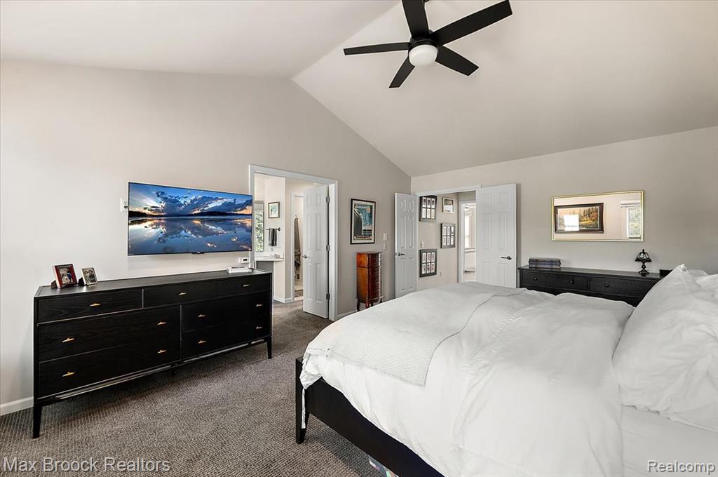 911 Tartan Trail, Bloomfield Hills, MI 48304 — Photo 24