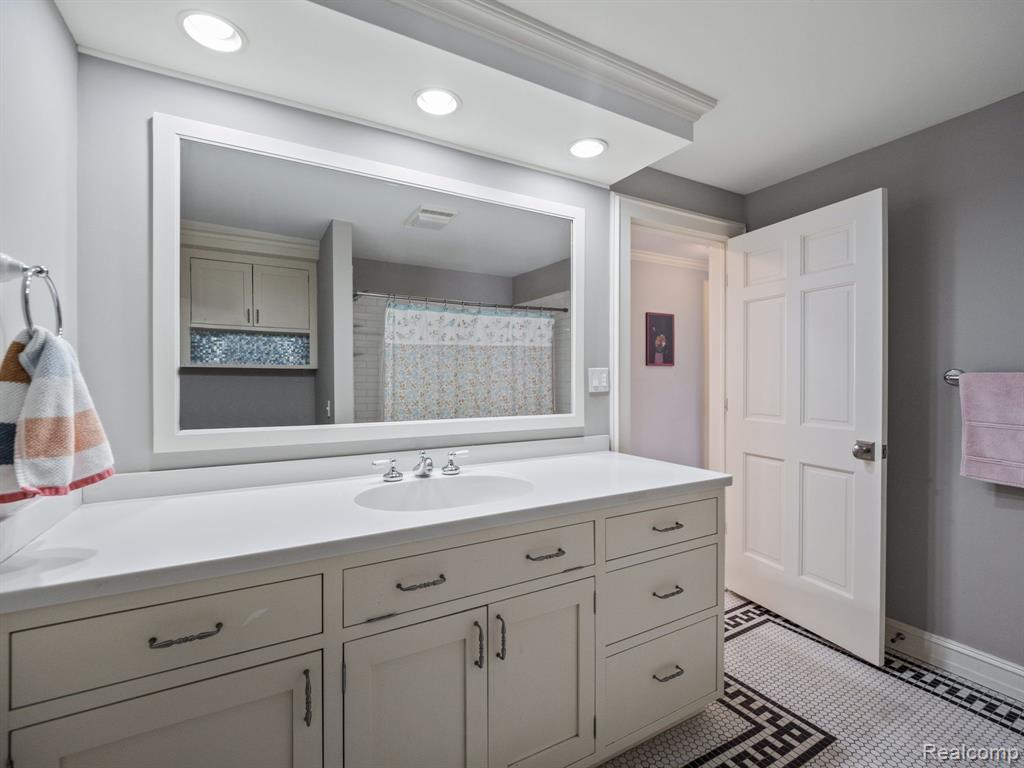 731 S BATES Street, Birmingham, MI 48009 — Photo 29