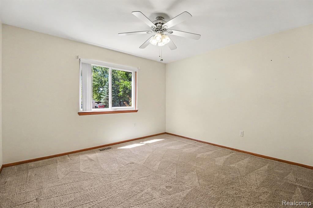 4660 Woodhull Drive, Clarkston, MI — Photo 21