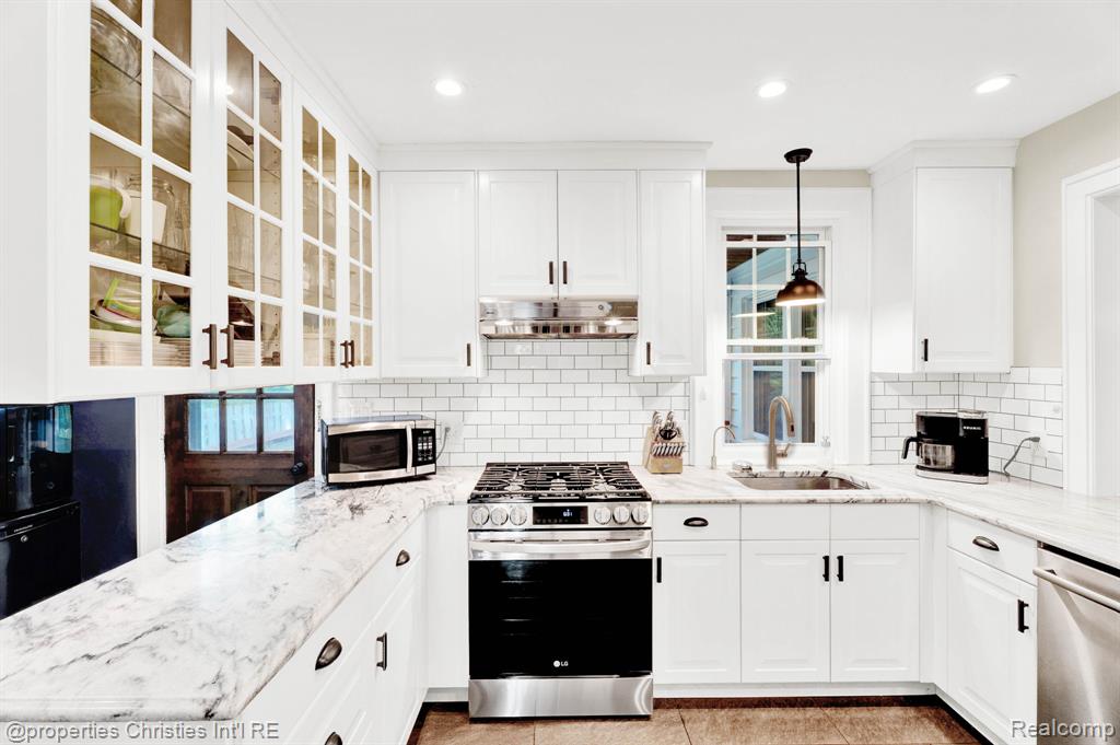 607 Knowles Street, Royal Oak, MI 48067 — Photo 17