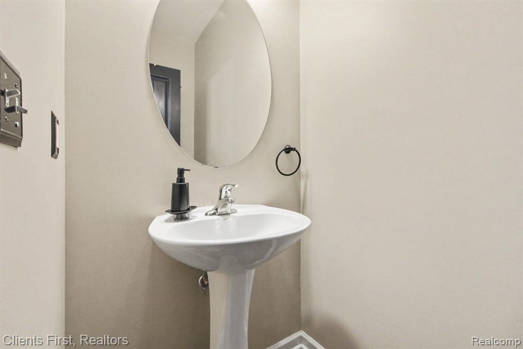 47547 Ormskirk Drive, Canton, MI 48188 — Photo 20