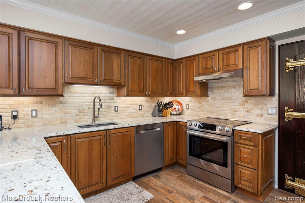 5867 BRAVO COURT, Orchard Lake Village, MI 48324 — Photo 61