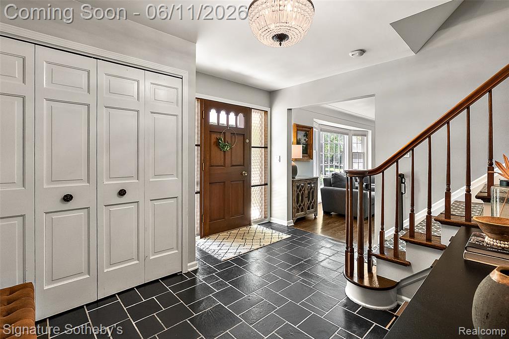 5748 Cherry Crest Drive, West Bloomfield, MI — Photo 4