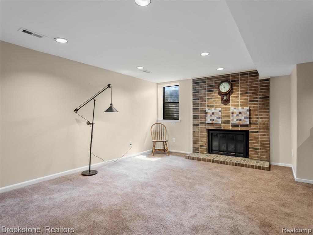 1652 S Hill Circle, Bloomfield Hills, MI 48304 — Photo 28