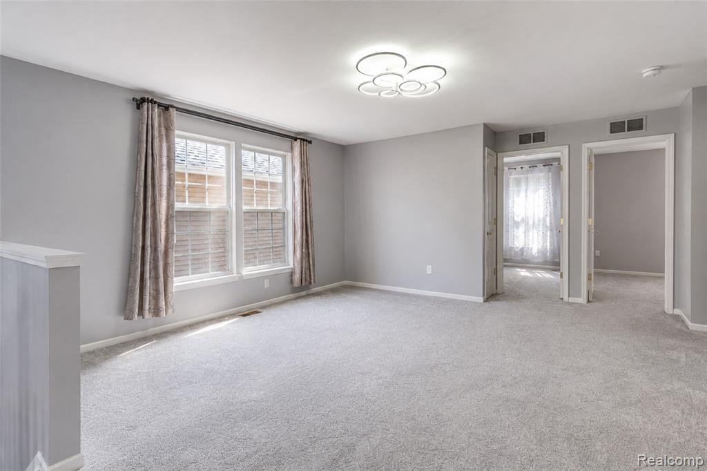 45149 Bartlett Drive, Novi, MI — Photo 25