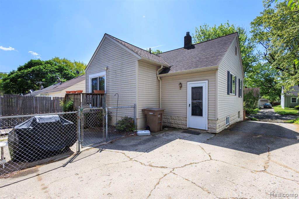 635 E Tennyson Avenue, Pontiac, MI 48340 — Photo 22
