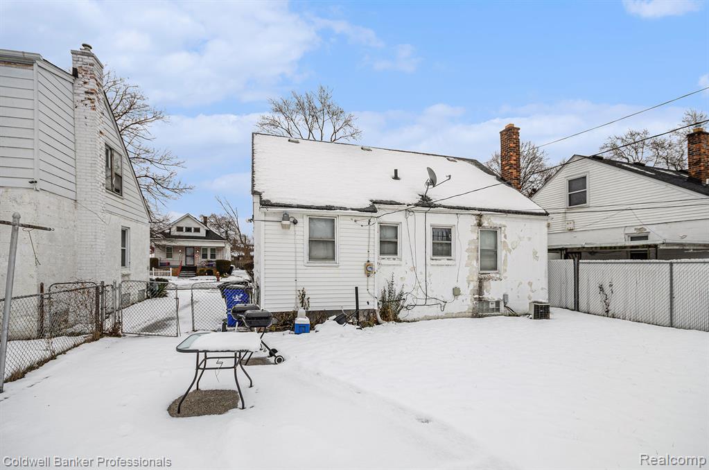 17867 Mackay Street, Detroit, MI 48212 — Photo 14