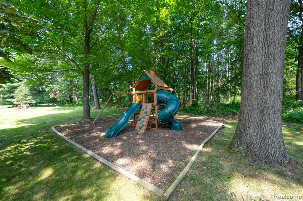 940 W Predmore Road, Oakland, MI — Photo 50