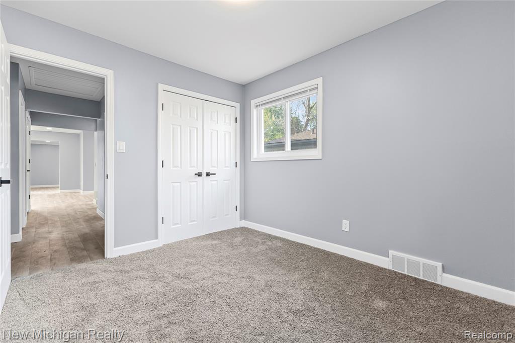 21901 Harding Street, Oak Park, MI 48237 — Photo 34