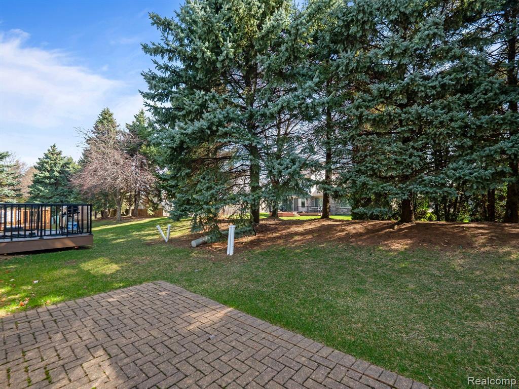 41168 BERMUDA Drive, Sterling Heights, MI 48314 — Photo 24