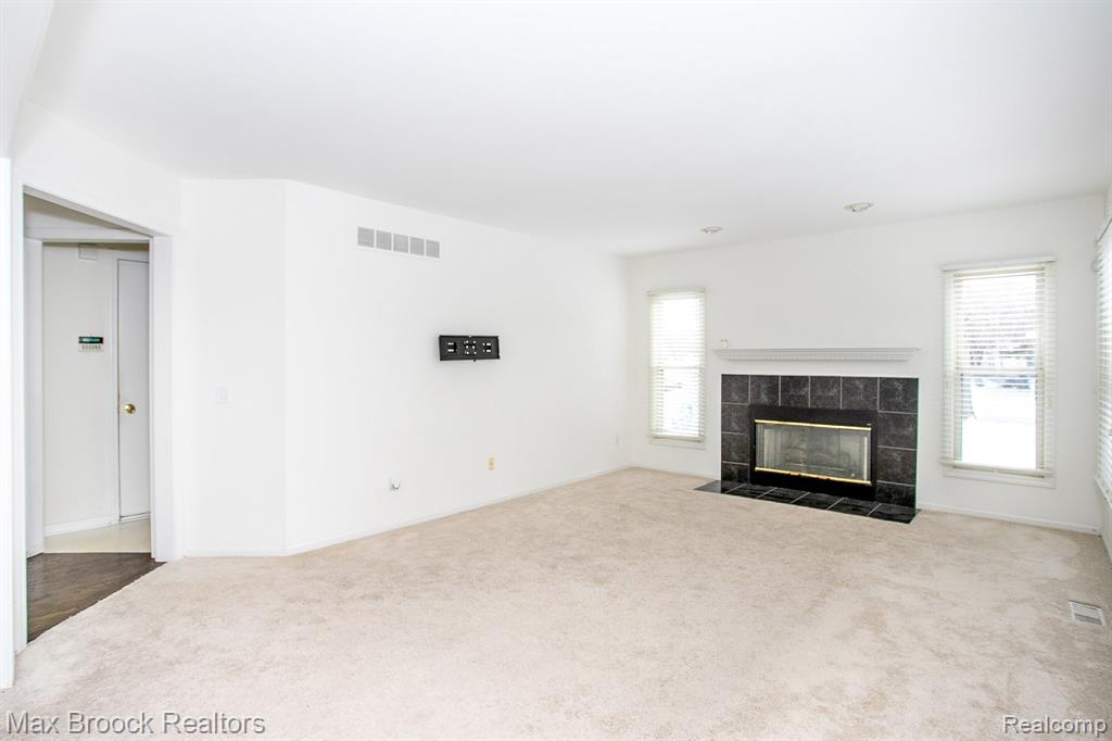 6817 Woodcrest Drive, Troy, MI 48098 — Photo 19