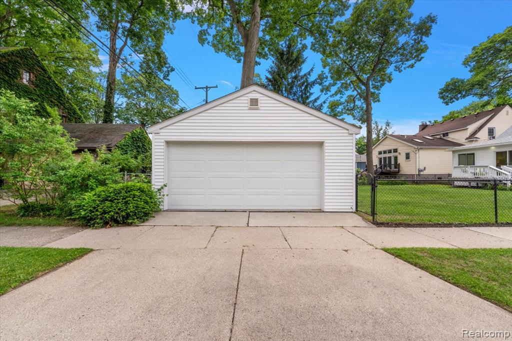 603 S Vermont Avenue, Royal Oak, MI 48067 — Photo 48