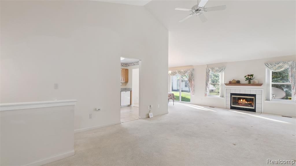 2096 Maplehurst Drive, Commerce Twp, MI 48390 — Photo 4