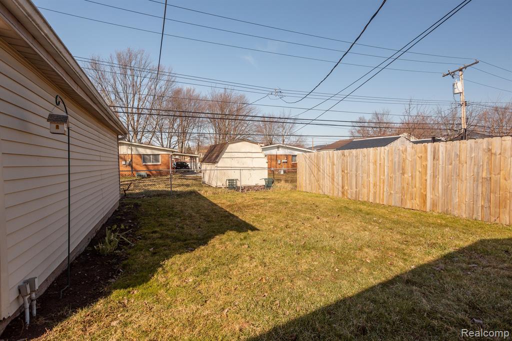 1629 E DULONG Avenue N, Madison Heights, MI 48071 — Photo 41