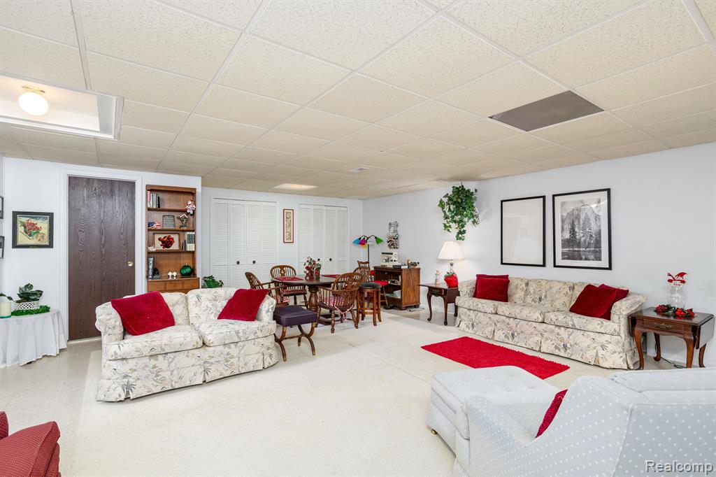 9871 Cambridge Court, South Lyon, MI 48178 — Photo 23